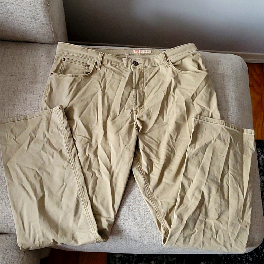 Wrangler men's khaki pants, US 36/32, straight fit